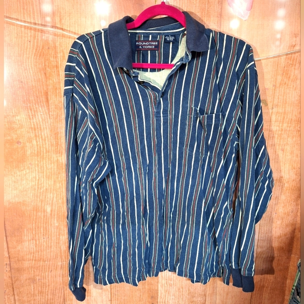 Roundtree & Yorke Blue striped button down shirt Men's size medium